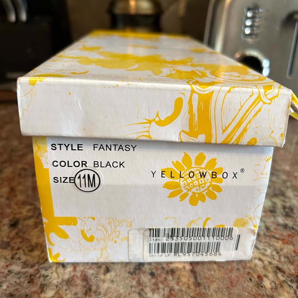 Yellowbox women’s Fancy sandals, size 11